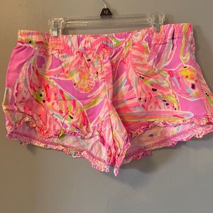 Lilly Pulitzer pull-on printed shorts. Lightweight, elastic waist.
